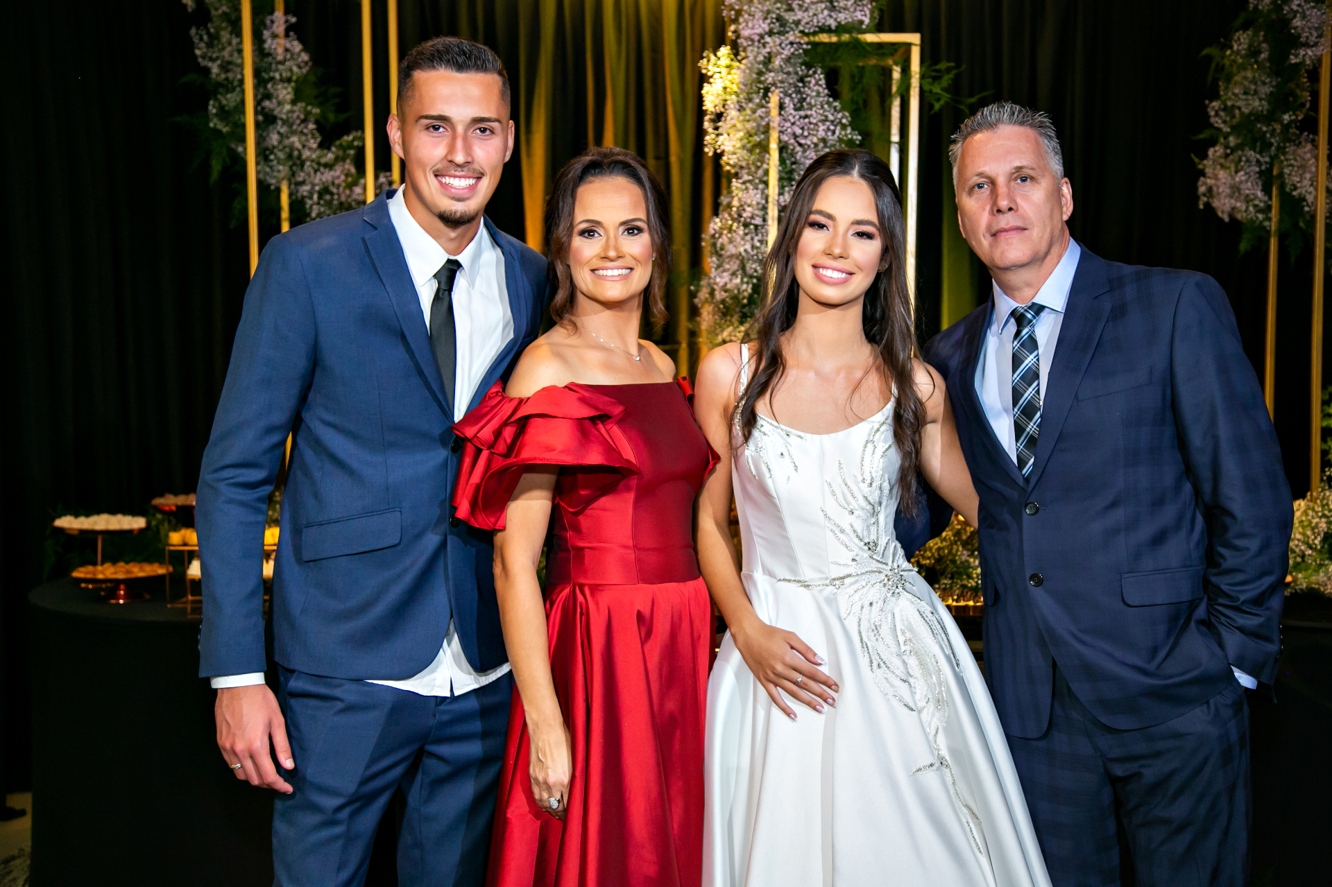 Debutante com a família
